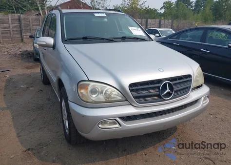2002 Mercedes-Benz Ml 500 z USA, uszkodzony, nr VIN 4JGAB75EX2A334654